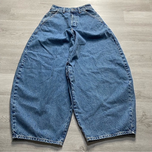 Collusion Womens High Waisted Balloon Barrel Leg Baggy Jeans
Size: 26” waist - Picture 1 of 10